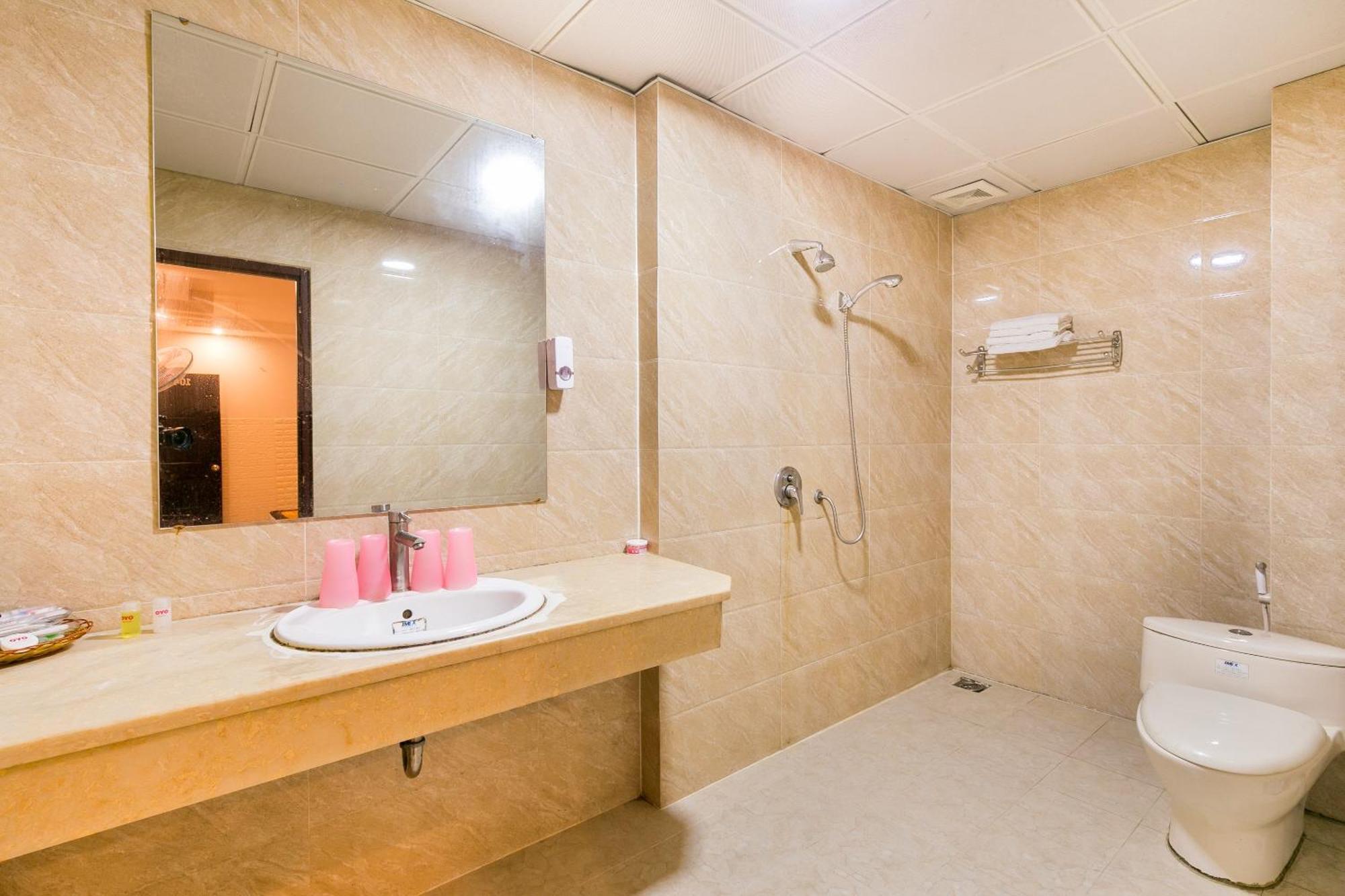 Oyo 373 Habana Hotel Bandar Ho Chi Minh Luaran gambar