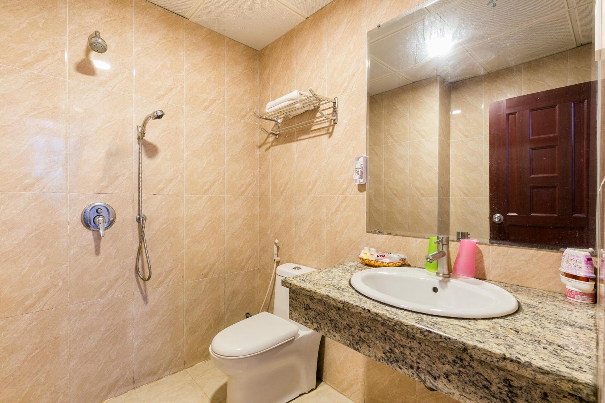 Oyo 373 Habana Hotel Bandar Ho Chi Minh Luaran gambar